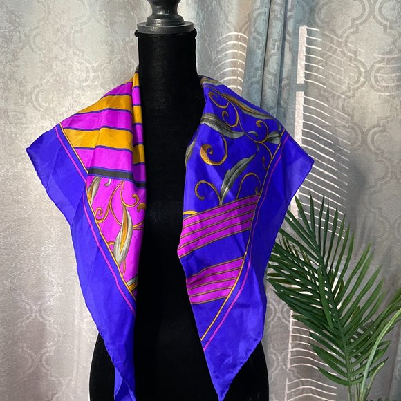 Designer, Vintage Harve Benard Silk Scarf - Picture 2 of 5